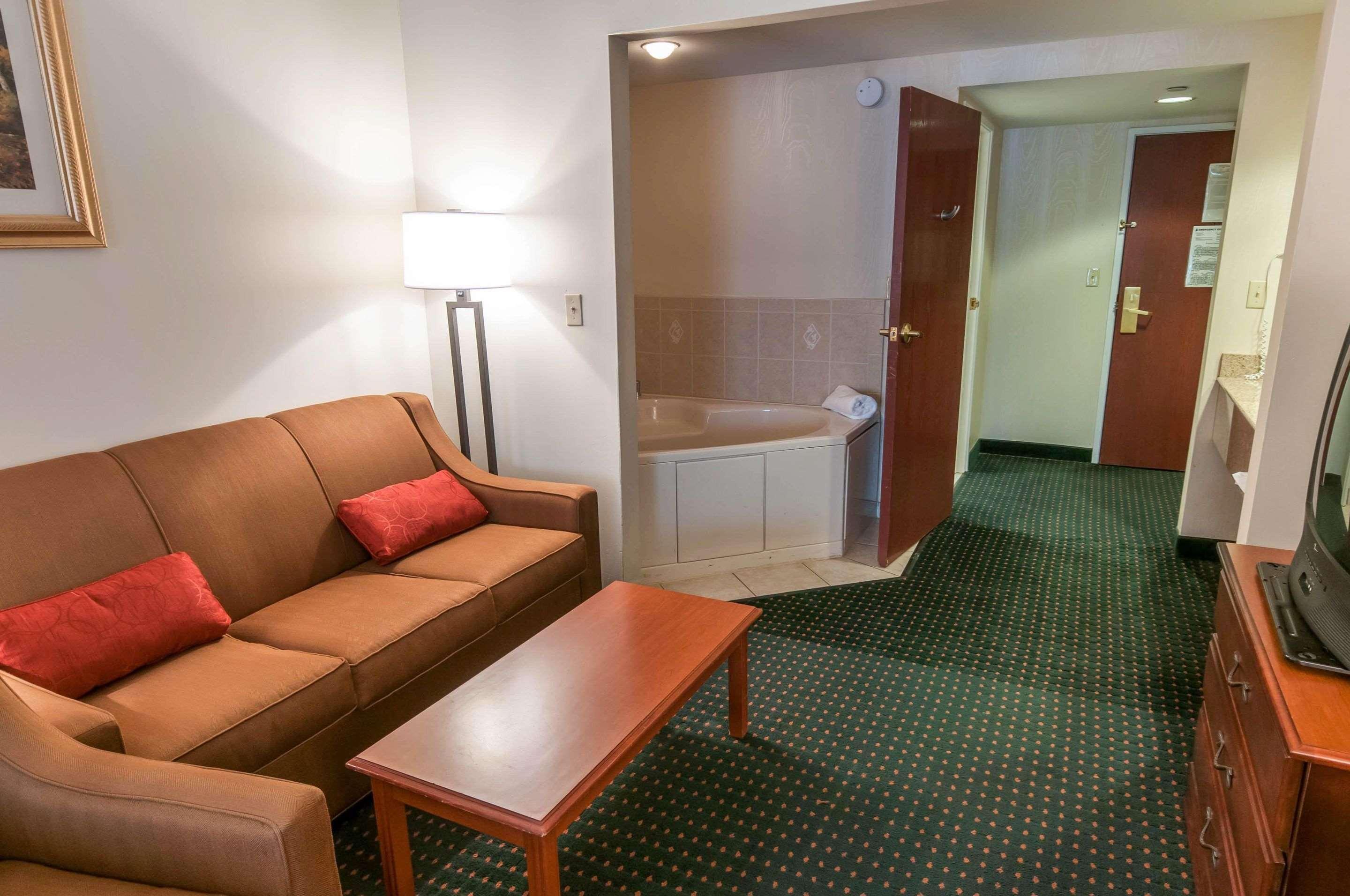 Comfort Inn & Suites Mount Pocono Εξωτερικό φωτογραφία
