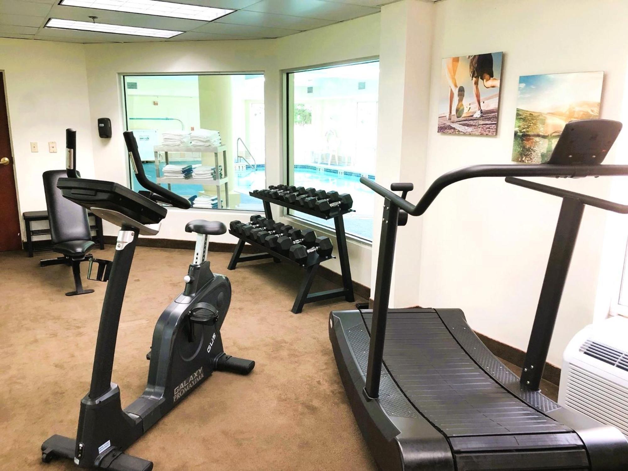 Comfort Inn & Suites Mount Pocono Εξωτερικό φωτογραφία