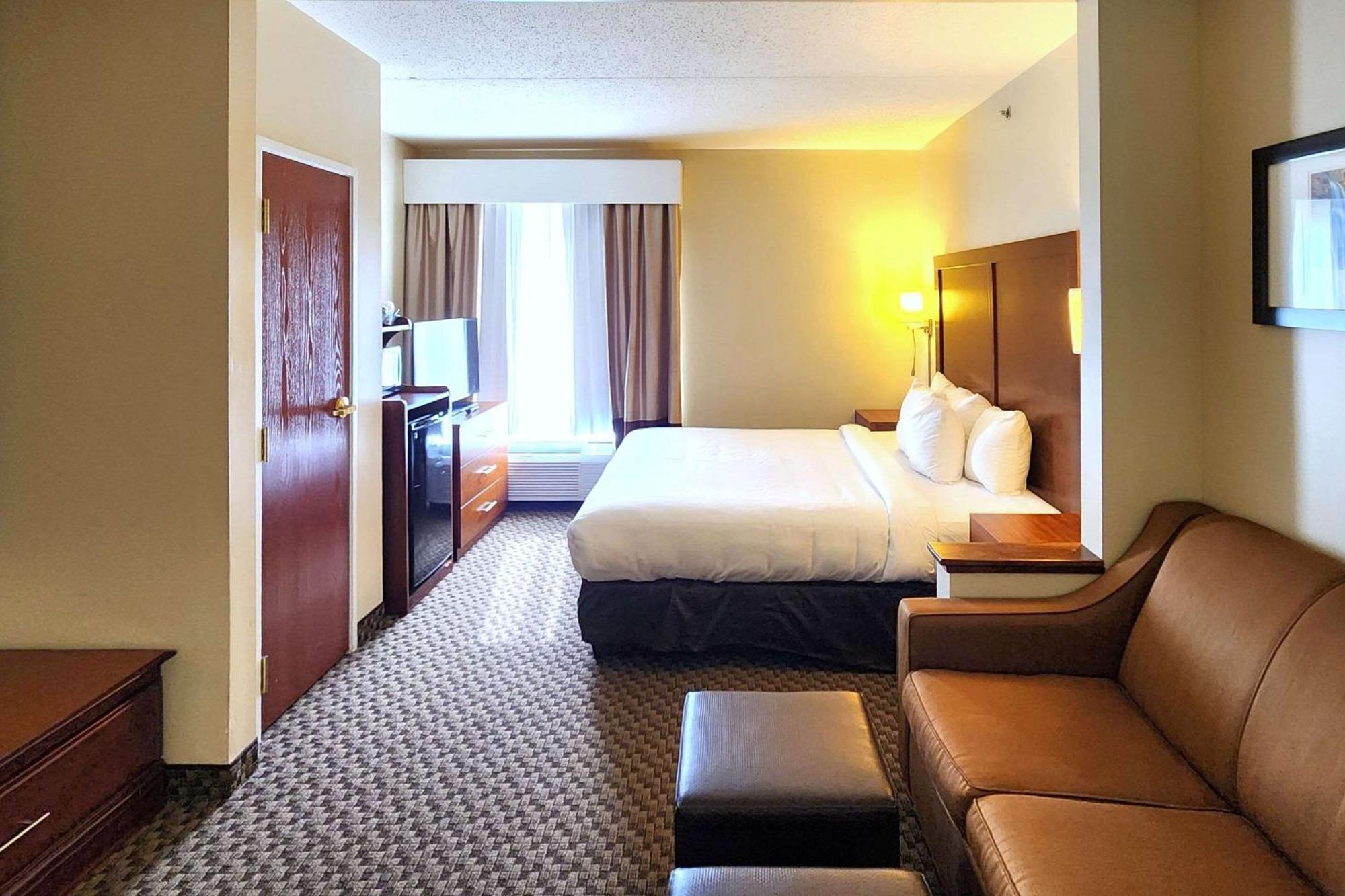 Comfort Inn & Suites Mount Pocono Εξωτερικό φωτογραφία