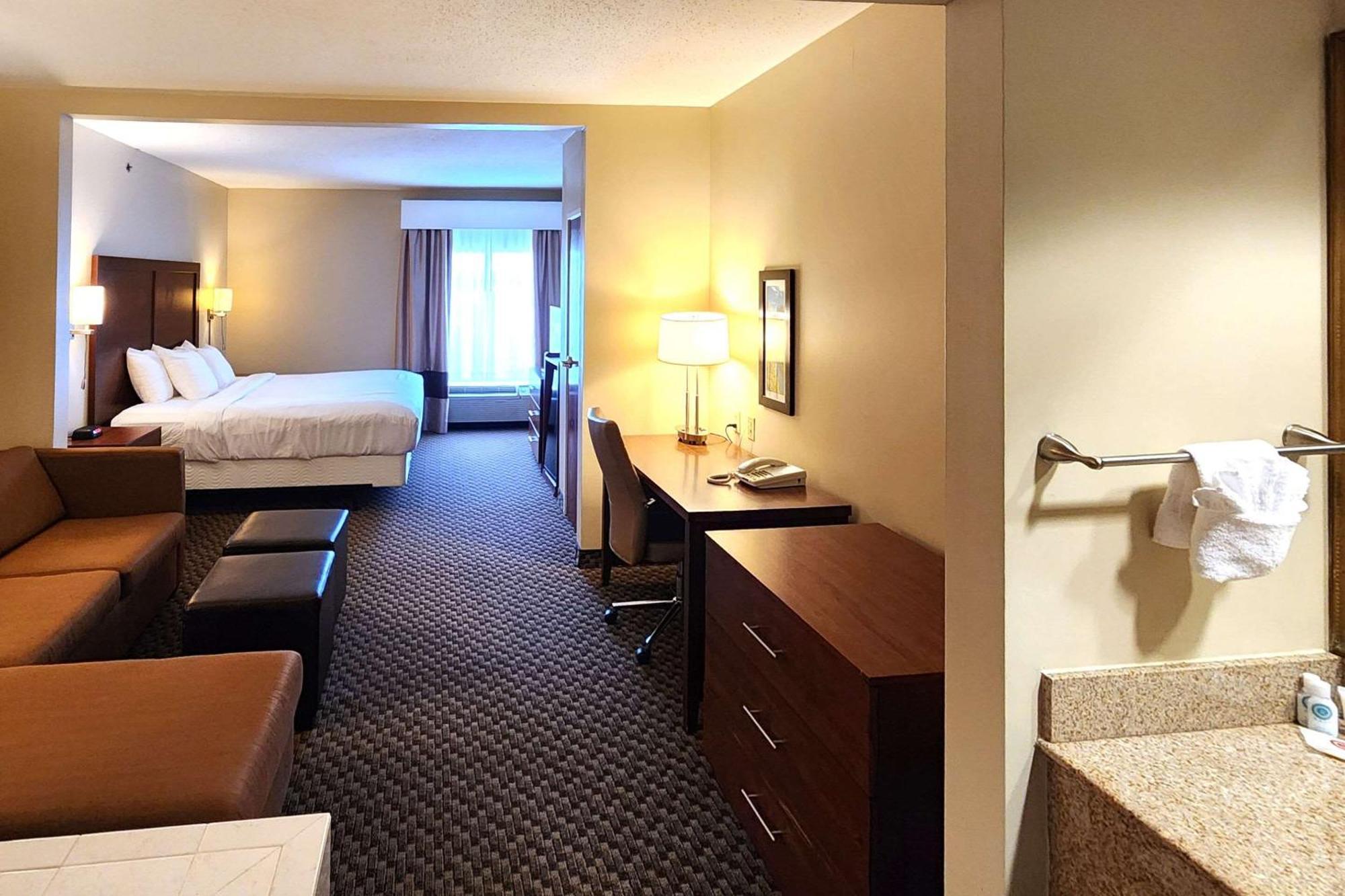 Comfort Inn & Suites Mount Pocono Εξωτερικό φωτογραφία