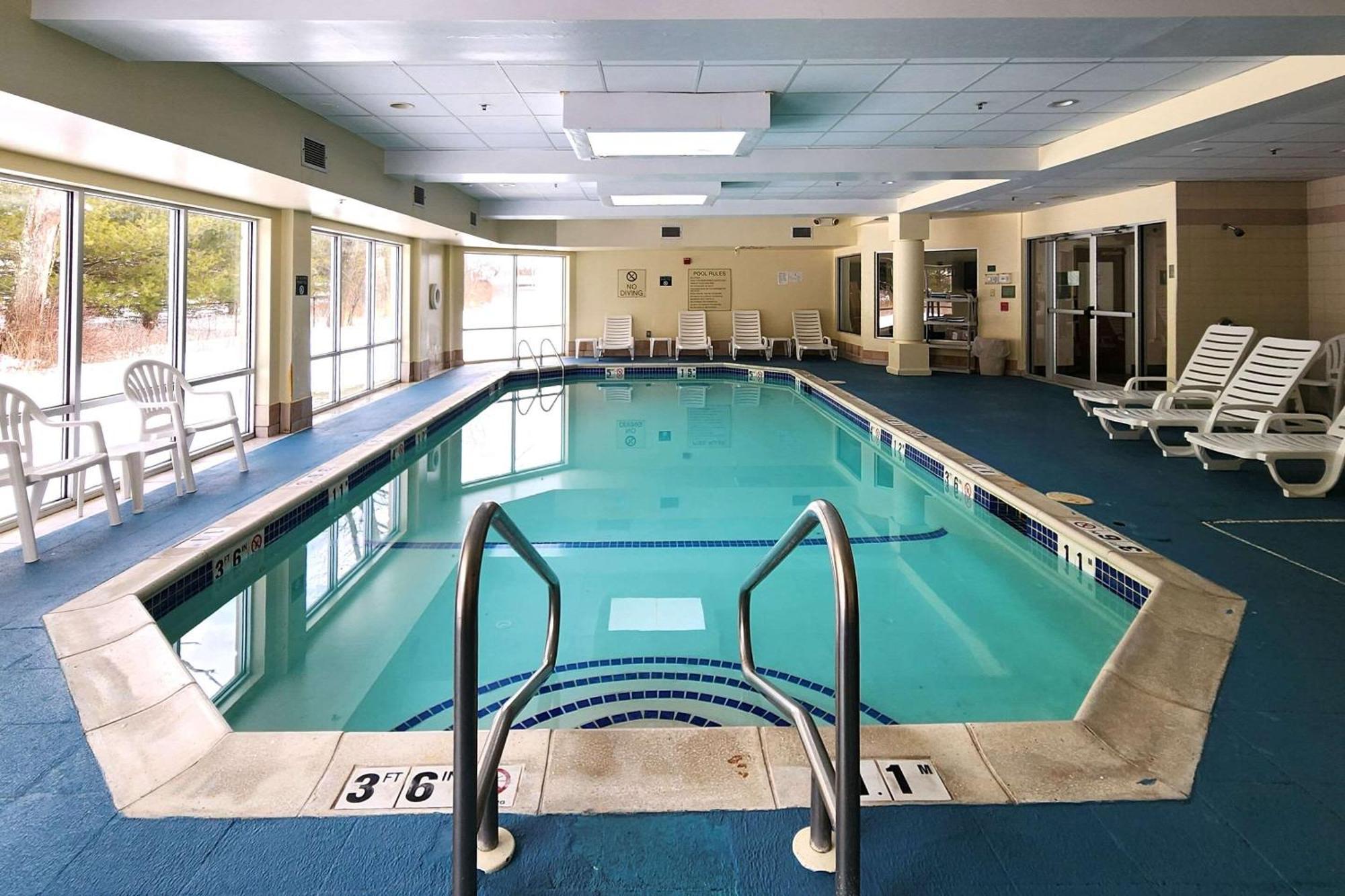 Comfort Inn & Suites Mount Pocono Εξωτερικό φωτογραφία
