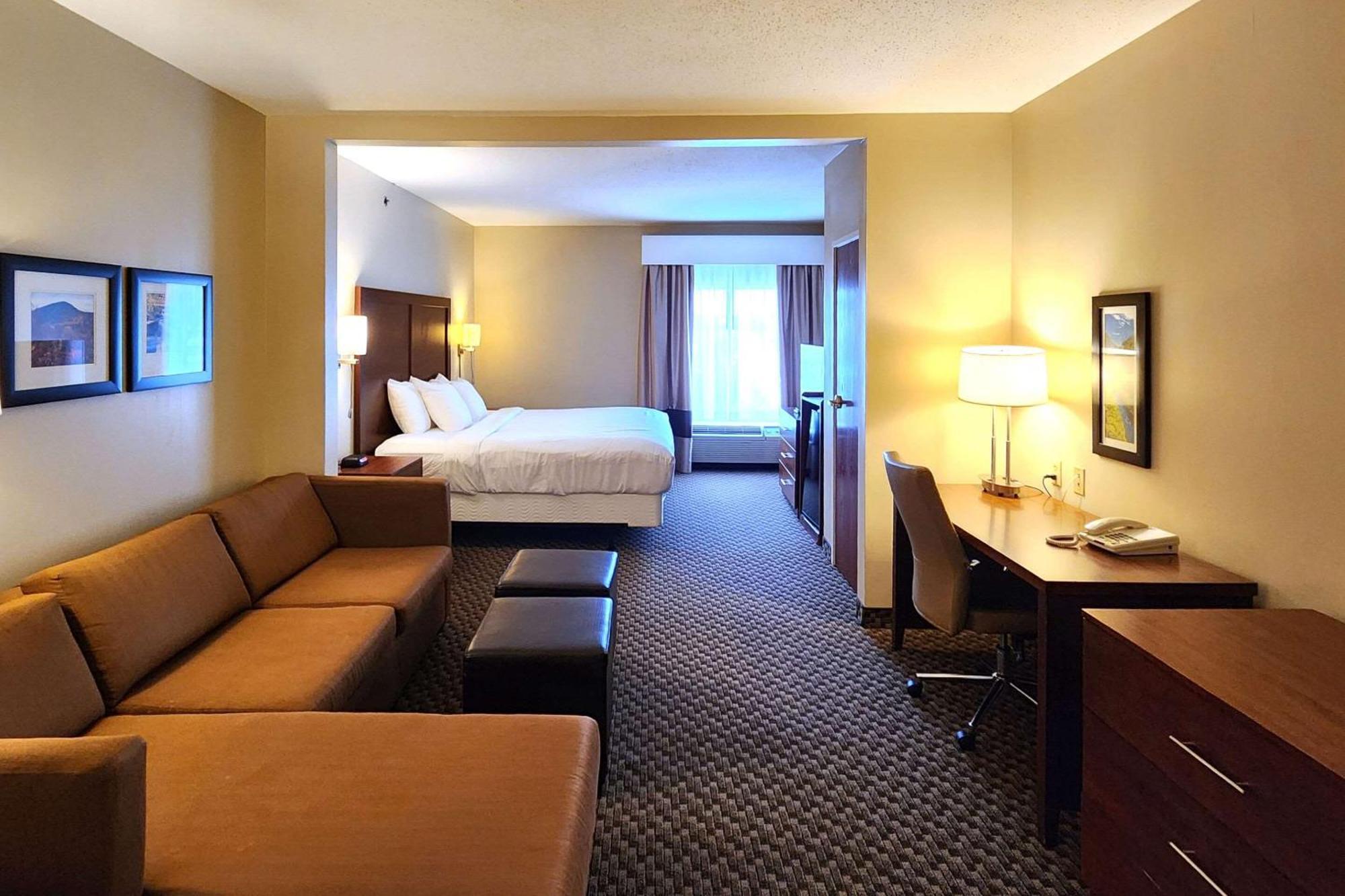 Comfort Inn & Suites Mount Pocono Εξωτερικό φωτογραφία