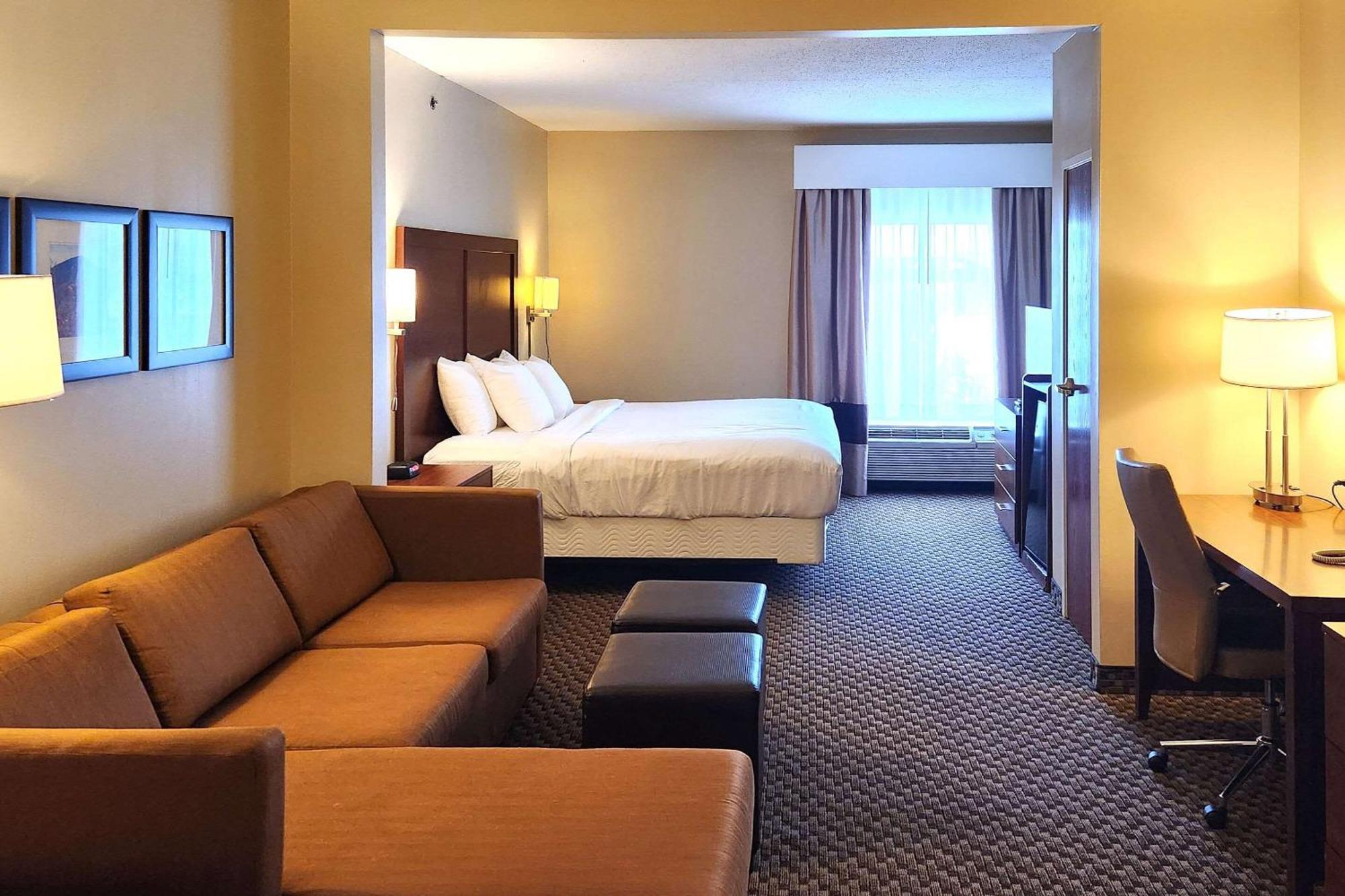 Comfort Inn & Suites Mount Pocono Εξωτερικό φωτογραφία