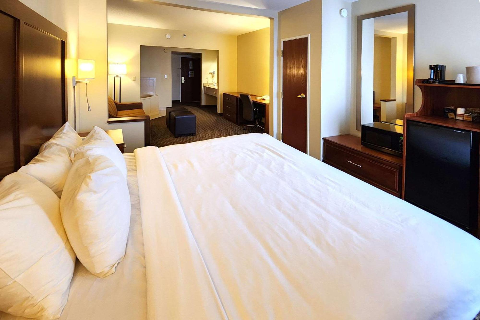 Comfort Inn & Suites Mount Pocono Εξωτερικό φωτογραφία