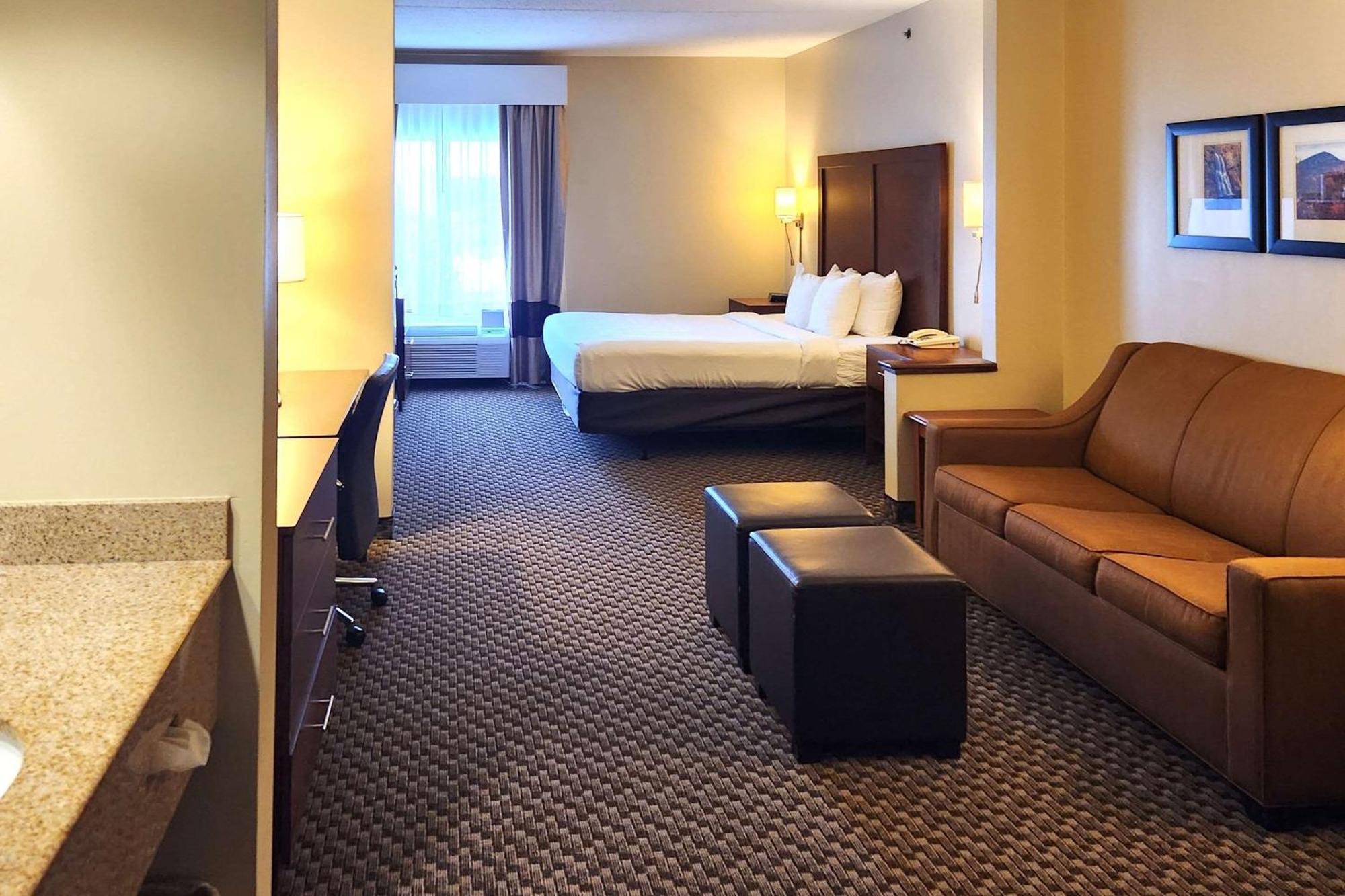 Comfort Inn & Suites Mount Pocono Εξωτερικό φωτογραφία