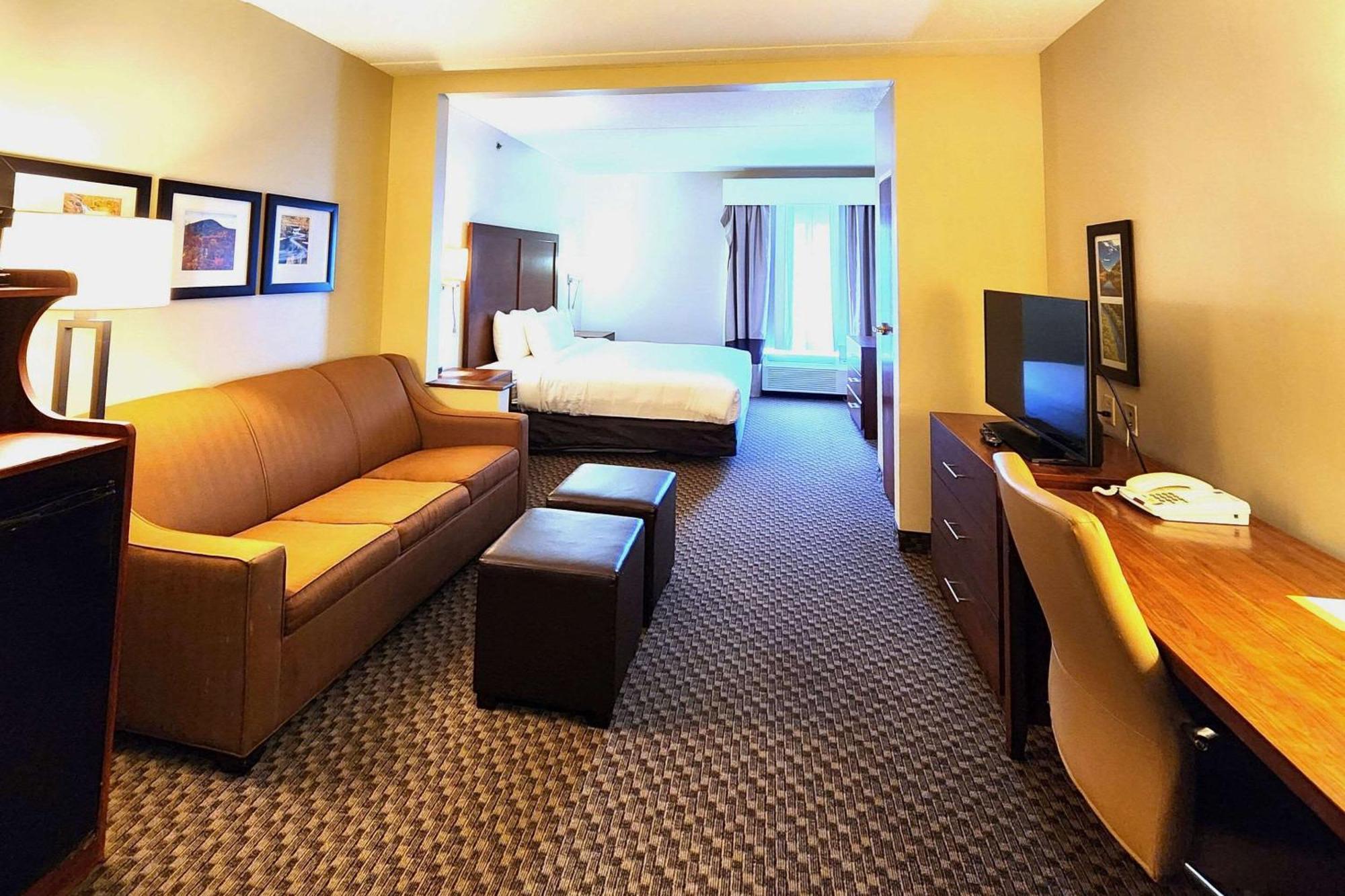 Comfort Inn & Suites Mount Pocono Εξωτερικό φωτογραφία