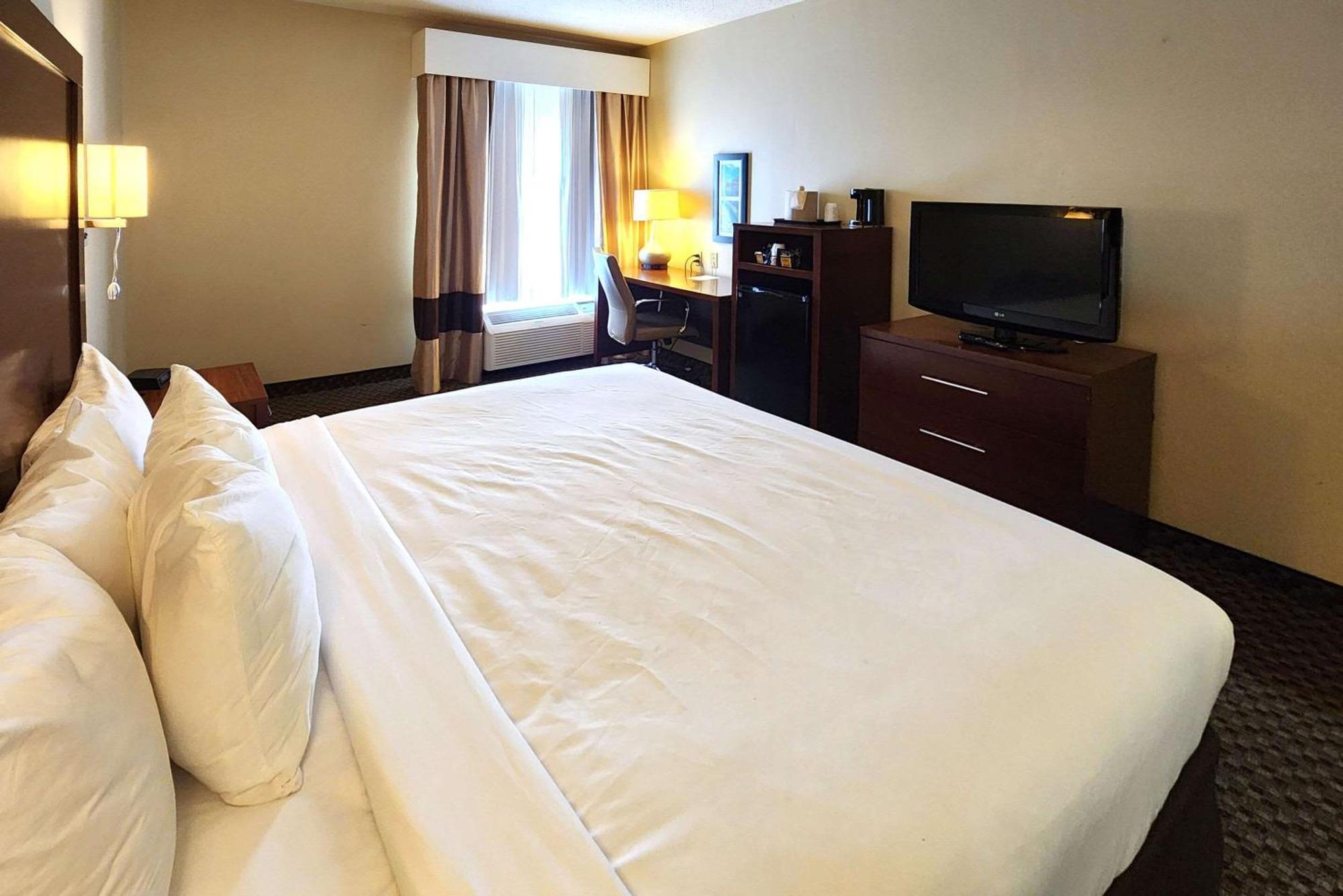 Comfort Inn & Suites Mount Pocono Εξωτερικό φωτογραφία