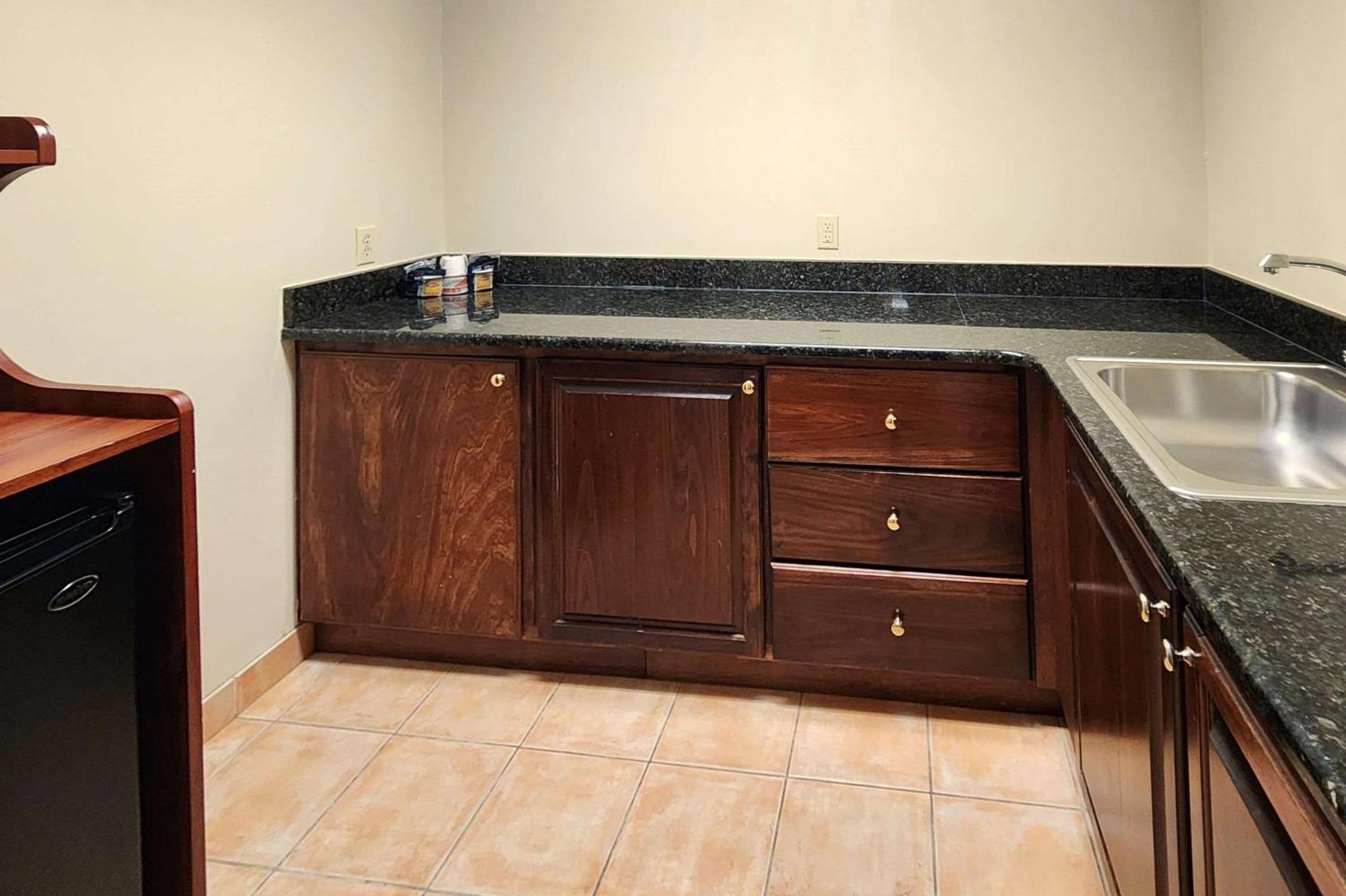 Comfort Inn & Suites Mount Pocono Εξωτερικό φωτογραφία
